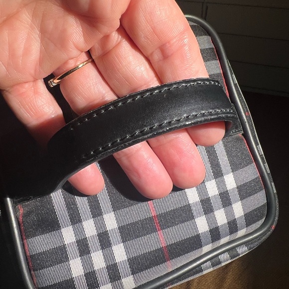 Burberry Nova Check Cosmetic Bag Bundle - great condition- no call-outs - Picture 3 of 14